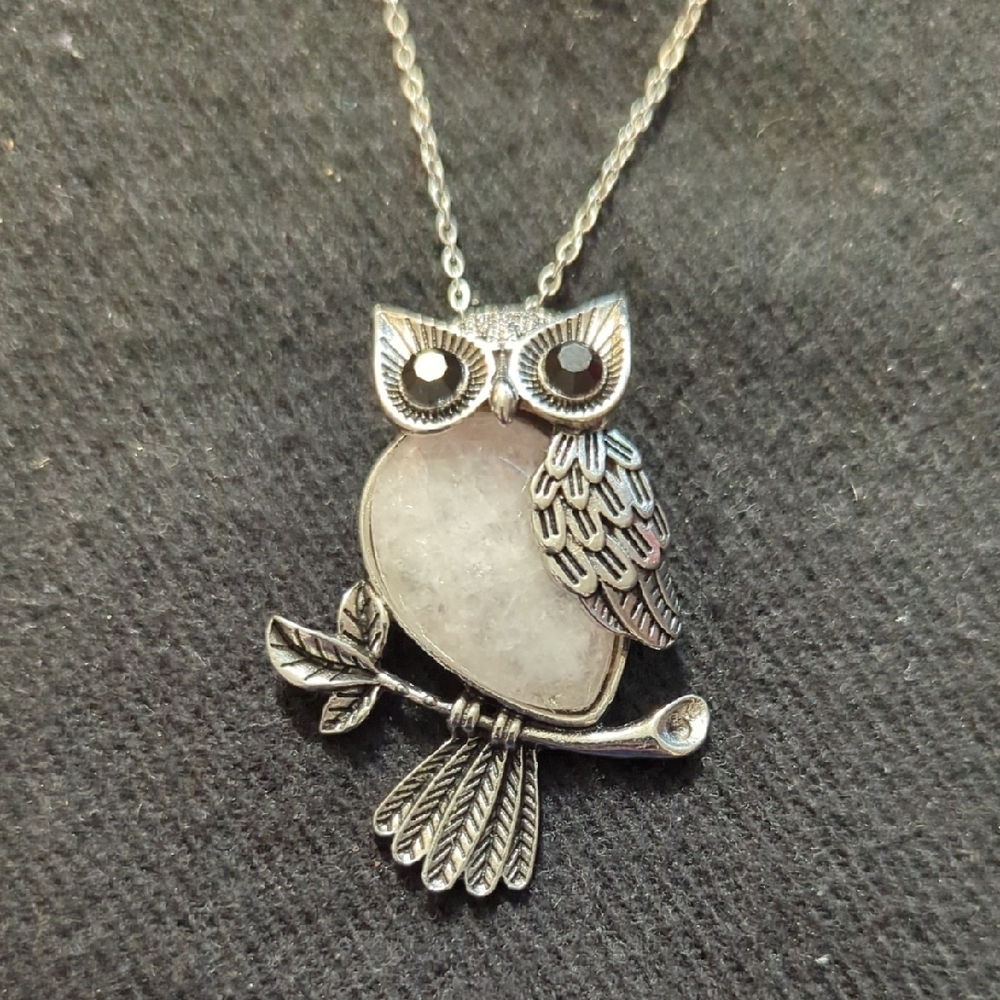 Silver Plated Pastel Pink Rose Quartz Gemstone Owl Pendant Statement Necklace